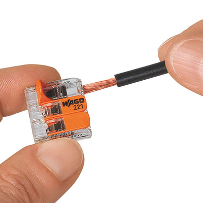 Wago 221-413 — inserting a conductor
